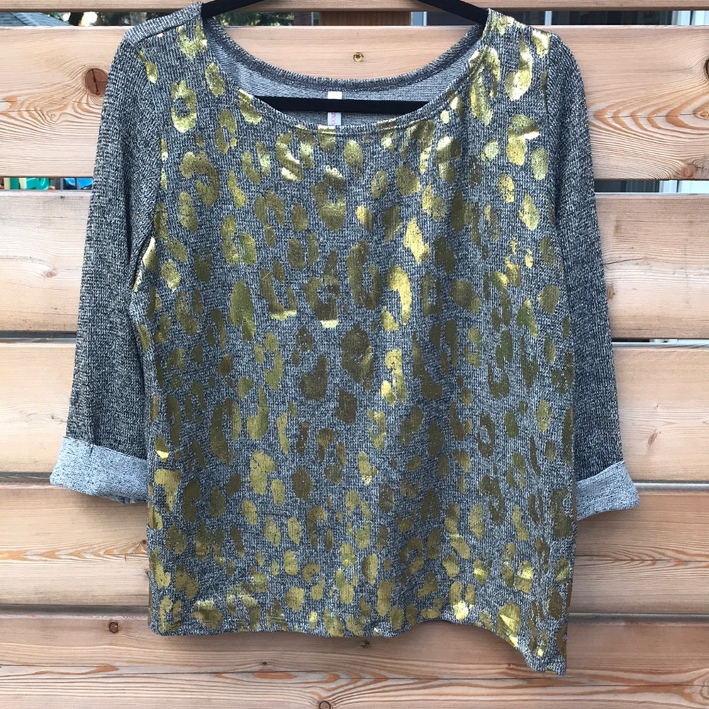 Xhilaration | gold metallic leopard 3/4 sweatshirt
